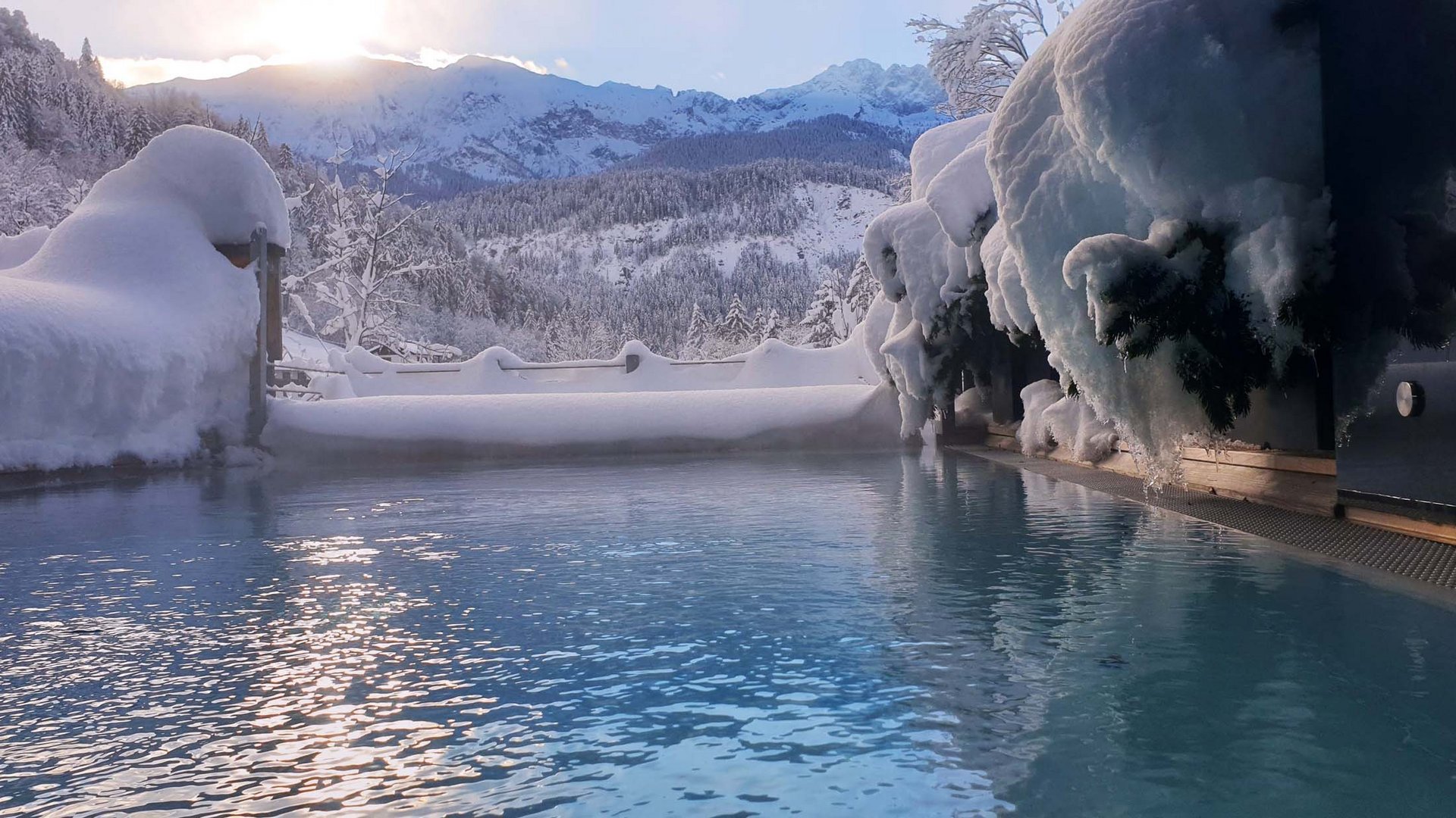 Ihr Luxushotel in Garmisch mit Poollandschaft Ihr Luxushotel in Garmisch mit Poollandschaft