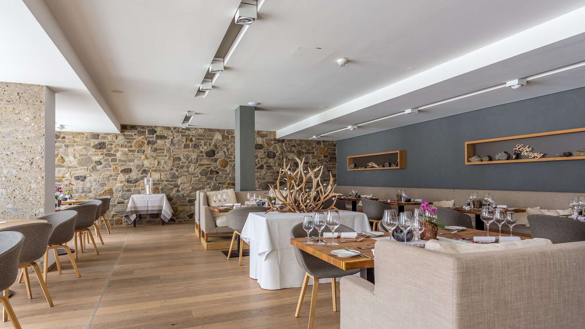 Ihr Restaurant in Garmisch mit Panoramablick Ihr Restaurant in Garmisch mit Panoramablick