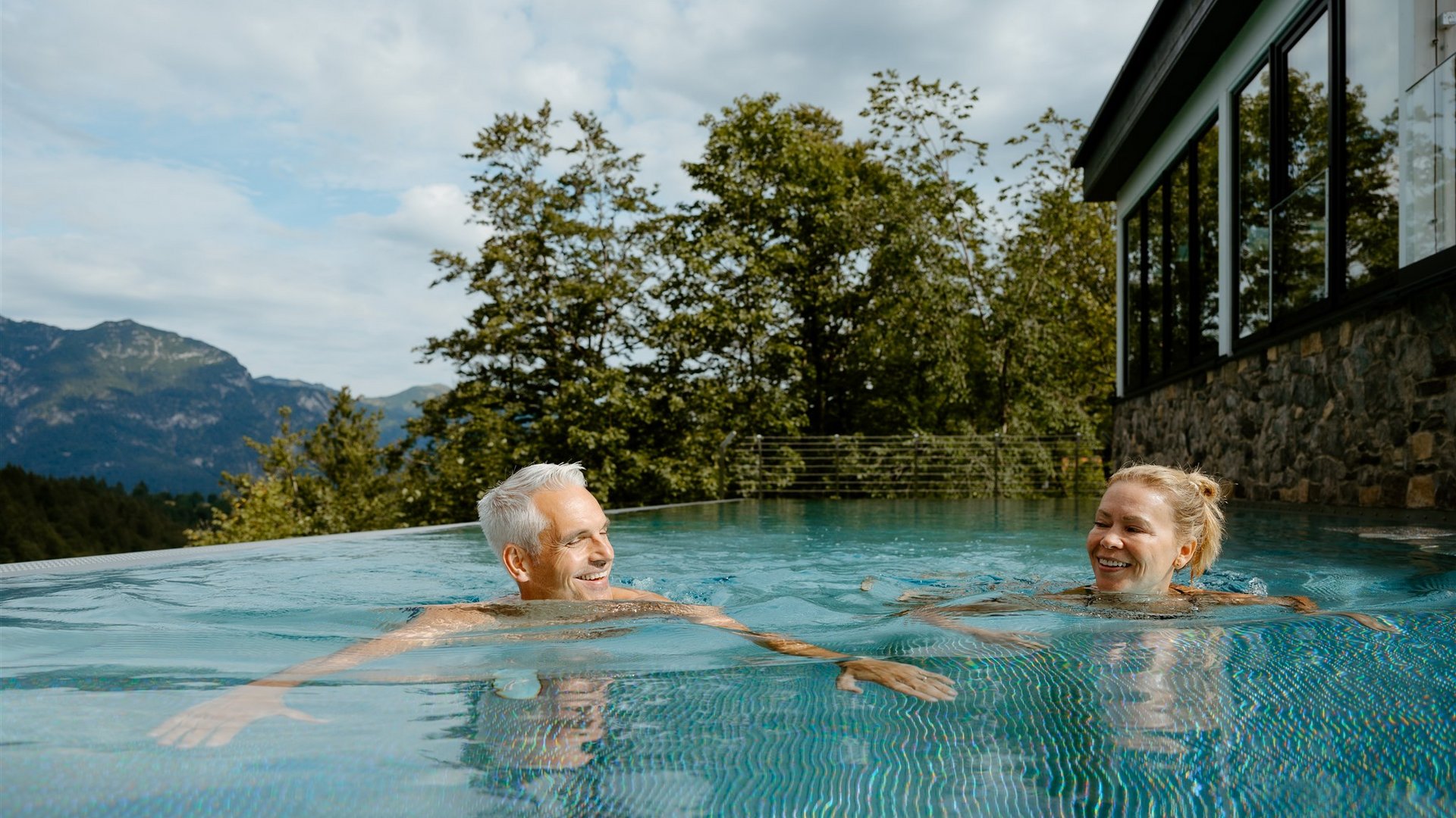 Ihr Luxushotel in Garmisch mit Poollandschaft Ihr Luxushotel in Garmisch mit Poollandschaft
