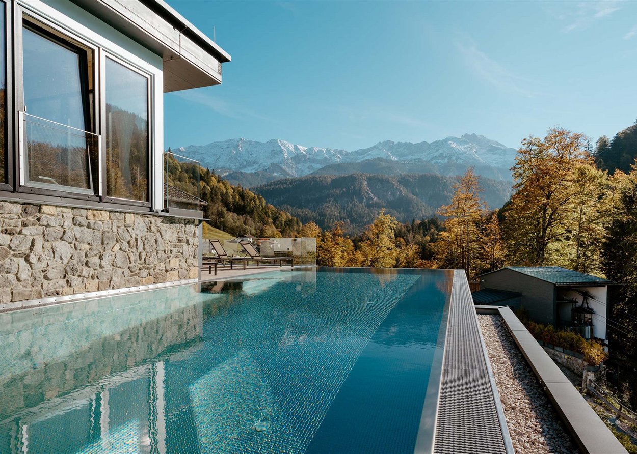 Ihr Luxushotel in Garmisch mit Poollandschaft Ihr Luxushotel in Garmisch mit Poollandschaft